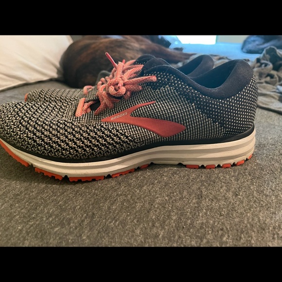Brooks Running Shoes - Picture 1 of 4
